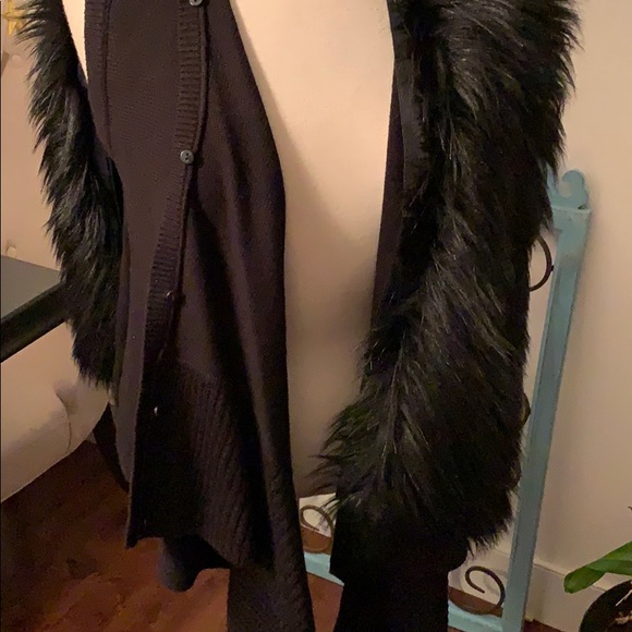 Michael kors vest with fur - Picture 3 of 5